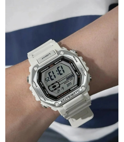 Reloj Digital Beige Metal Covered Square CASIO - MWD-110H-8AVEF
